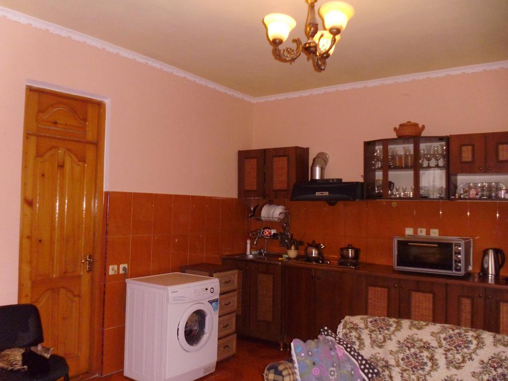 Hotel Private House In Batoumi Chambre photo