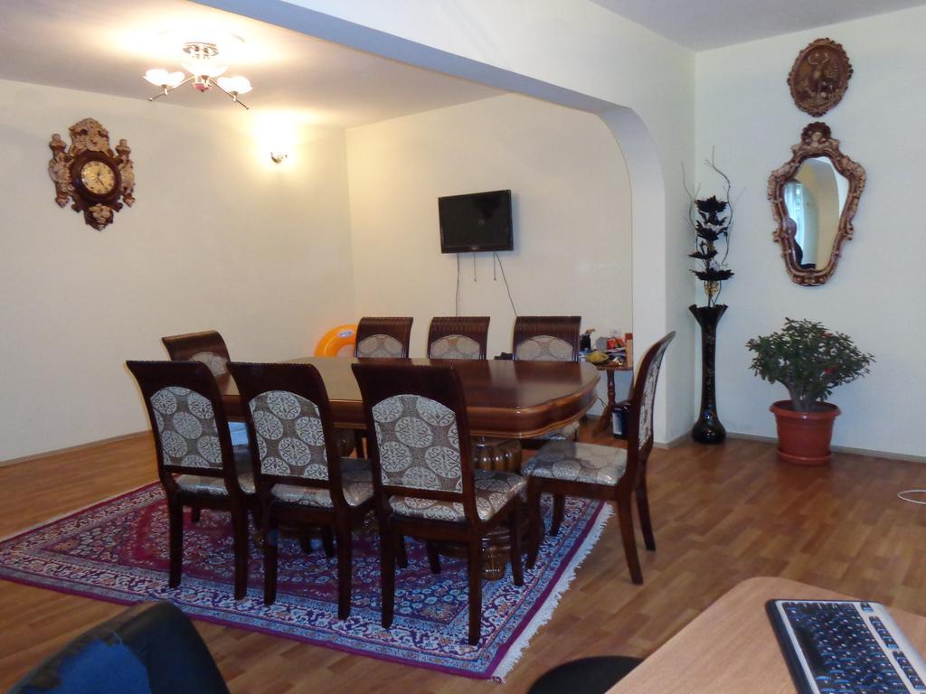 Hotel Private House In Batoumi Chambre photo