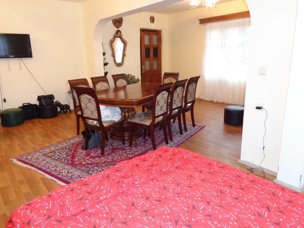 Hotel Private House In Batoumi Chambre photo