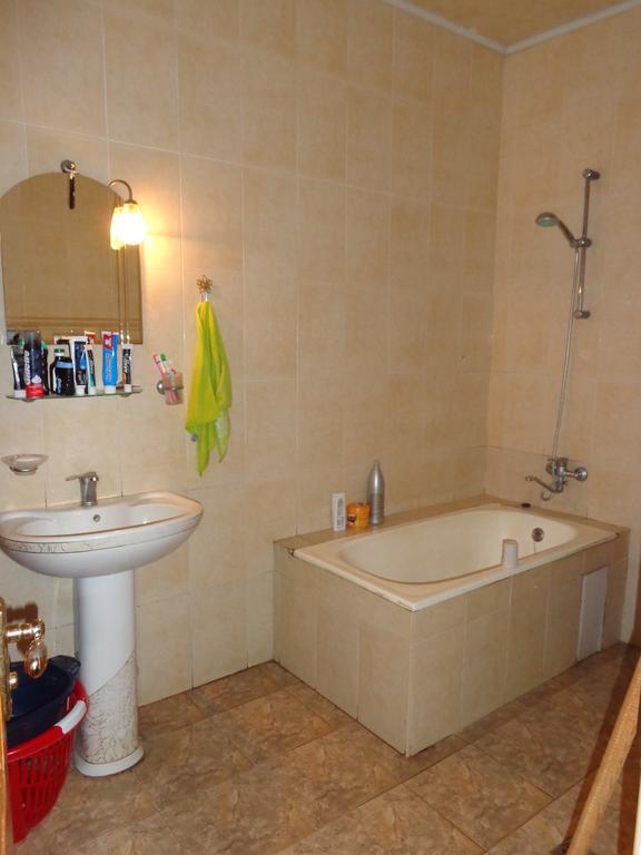 Hotel Private House In Batoumi Chambre photo