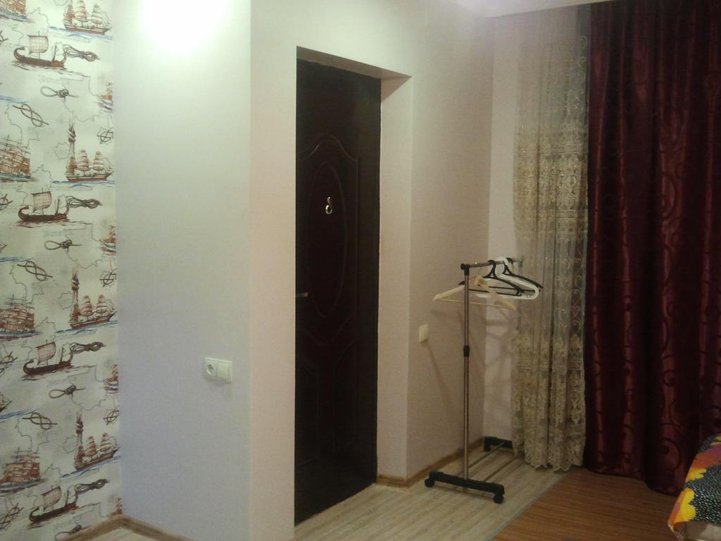 Hotel Private House In Batoumi Extérieur photo
